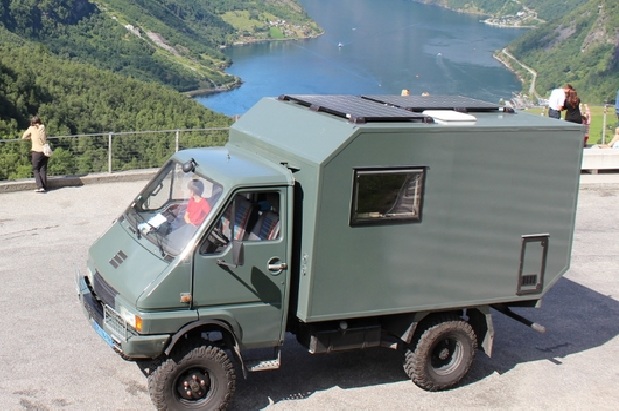 Véhicule 4x4 autonome